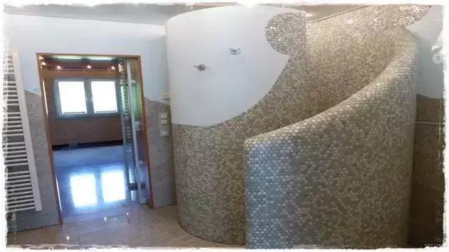 fürdőszoba hajlított falak