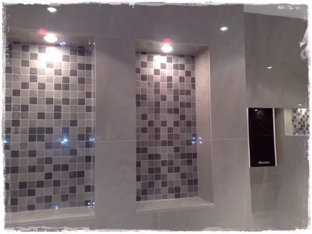 díszítő burkolás falfülkében