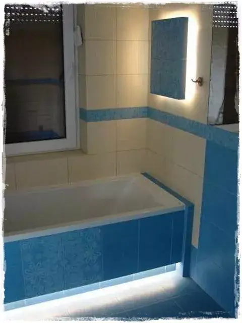 fürdőszoba díszítő burkolás