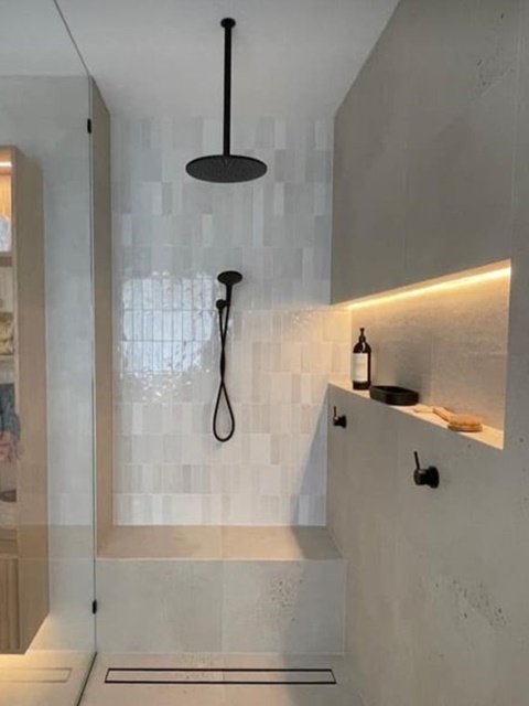 épített zuhanypolc