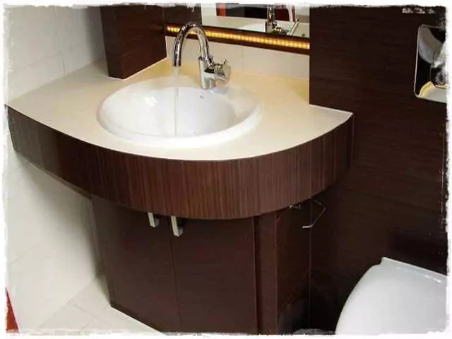 íves épített mosdó