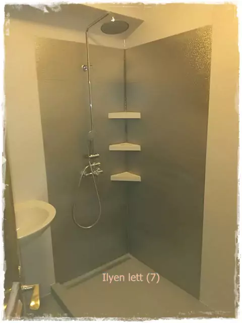 ilyen lett az épített zuhanyzó